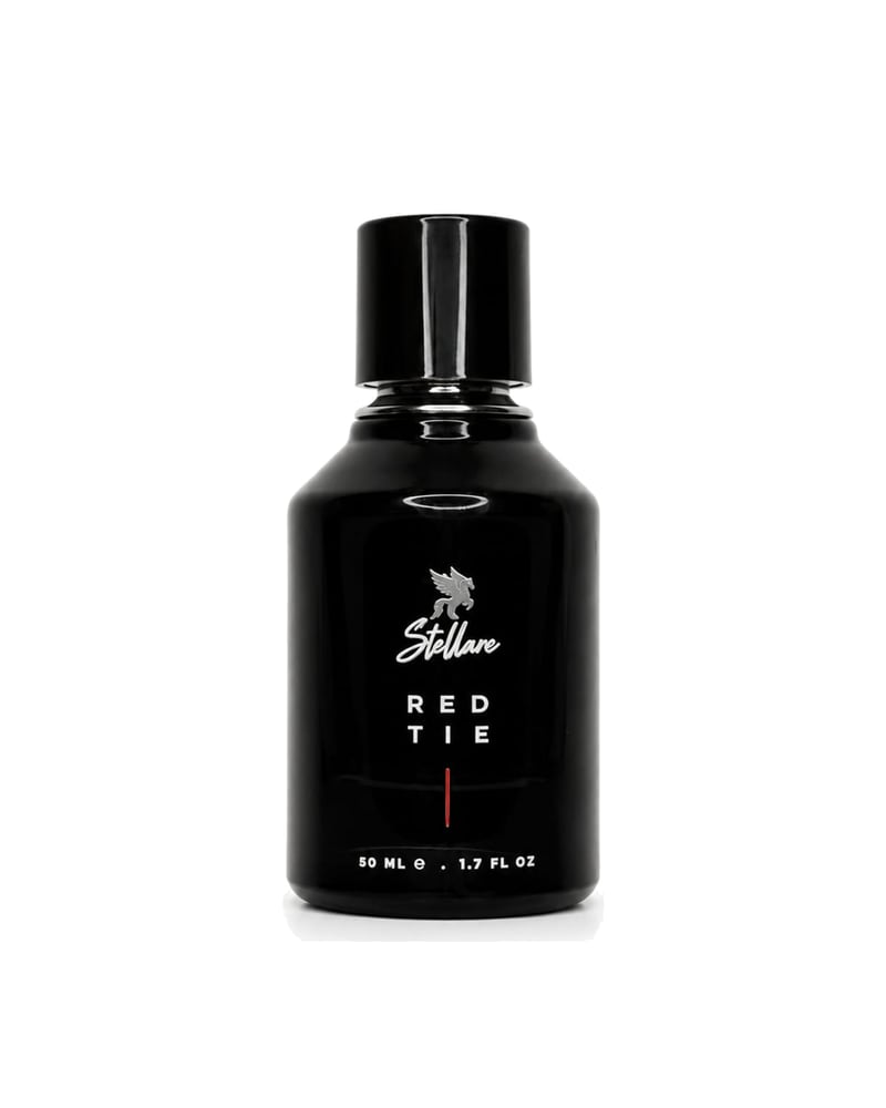 Red Tie eau de parfum, the black Stellare flacon on a white ground